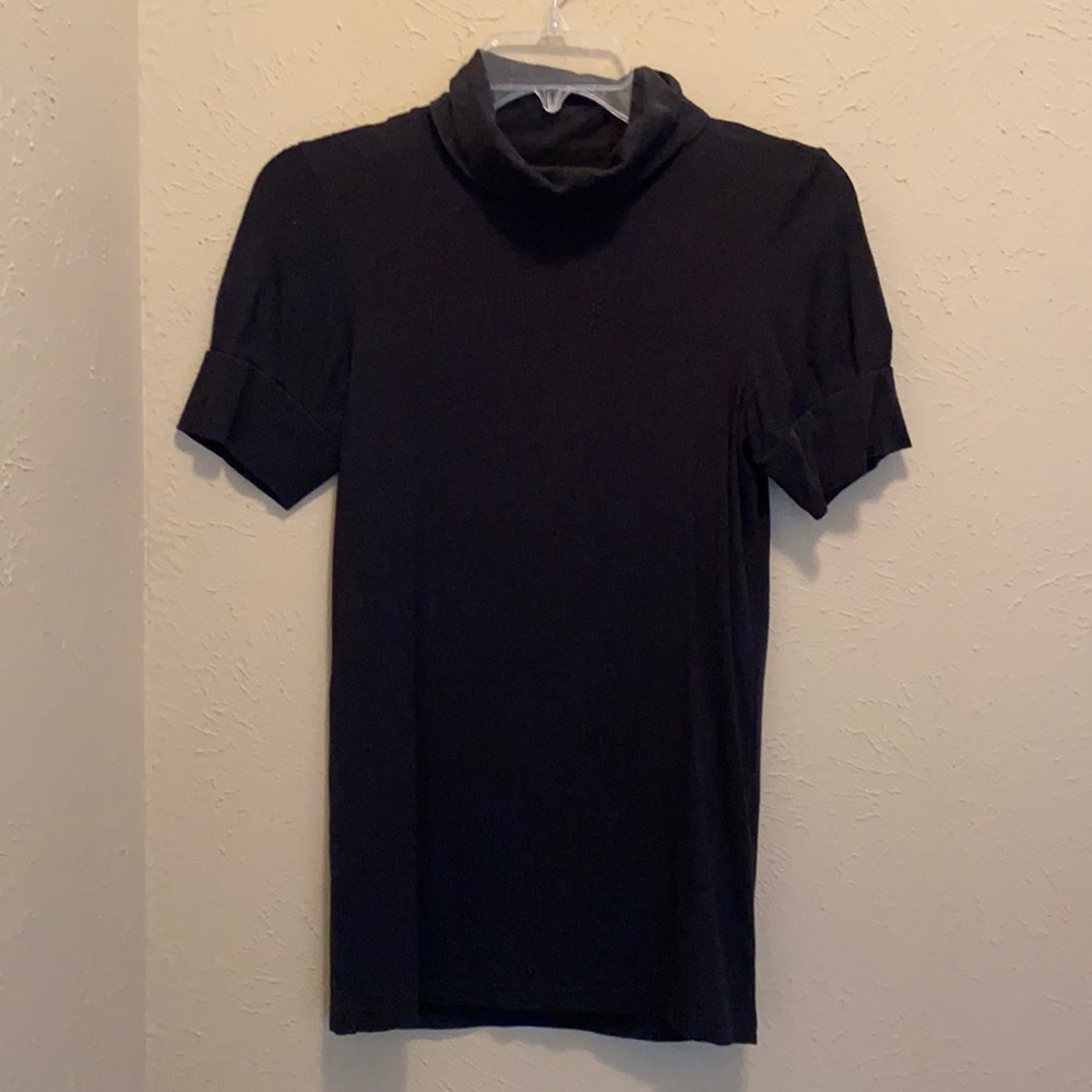 THEORY short sleeve turtleneck